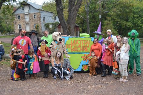 Family camping Scooby Doo gang and villians Villains Group Costume, Scooby Doo Villains, Scooby Doo Gang, Group Costumes, Family Halloween, Family Camping, Scooby Doo, Holiday Parties, Camping