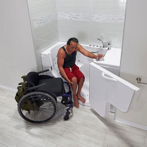 Ella's Transfer30 is vacuum formed from a solid, long-lasting acrylic sheet. Wheelchair House, Wheelchair Accessible Home, Barrier Free Design, Accessibility Design, Accessible House, Ada Bathroom, Accessible Home, Walk In Bathtub, Walk In Tubs