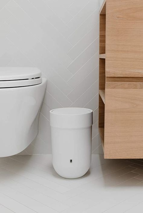 Umbra Touch Waste Can with Lid, White : Amazon.ca: Home College Dorm Room Inspiration, Toilet Paper Stand, Bathroom Bin, Bathroom Trash Can, Paper Stand, Dorm Room Inspiration, Unique Bathroom, Waste Paper, Trash Bins