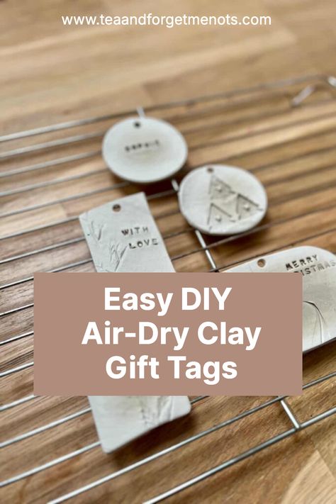 easy diy air dry clay gift tags Air Dry Clay Ideas Christmas Gift Tags, Air Dry Clay Name Tag, Clay Tags Diy, Diy Clay Place Cards, Air Dry Clay Gift Ideas For Men, Air Dry Clay Gift Tags, Diy Gift Tags Ideas Homemade, Das Clay Projects, Make Your Own Clay