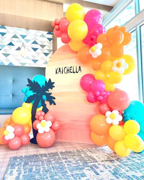 Coachella Theme Party Decoration Diy, Coachella Decorations, Onechella Birthday, Coachella 40th Birthday, Coachella Party Invitations, Coachella Party Ideas Decor, Girlchella Birthday, Coachella Theme Party Decoration, Coachella Birthday Party Invitations