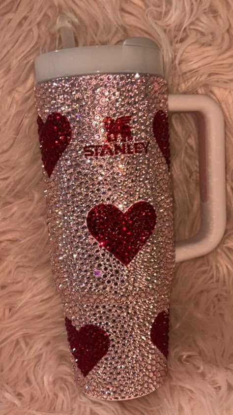 Preppy slay Rhinestone Items Diy, Baddazle Things, Bedazzled Stanley Cup, Rhinestone Stanley Cup, Rhinestone Cup Ideas, Bedazzled Stuff, Pastel Goth Decor, Bedazzled Bottle, 2000 Vibes