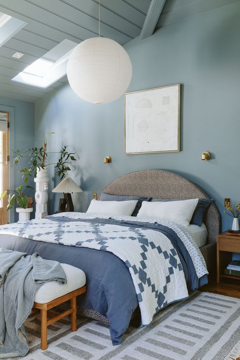 My Bed Restyled: Chambray All Day (Including The Most Beautiful Fresh Irish Chain-Inspired Quilt) - Emily Henderson Emily Henderson Bedroom, Blue Green Bedrooms, Neutral Bedroom Decor, Classy Bedroom, Memorial Day Sale, Emily Henderson, My Bed, Linen Duvet Covers, Master Bedrooms Decor