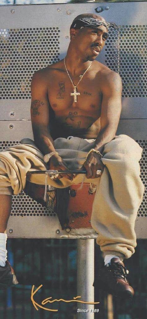 2pac Pictures, Tupac Photos, 90s Rappers Aesthetic, Tupac Makaveli, Tupac Art, Tupac Wallpaper, 90s Rappers, Tupac Pictures, Rap Wallpaper