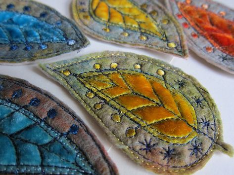 Embroidery Leaves, Surface Embroidery, Tassel Making, Embroidery Books, Embroidery Easy, Wool Felt Projects, Crewel Embroidery Kits, Thread Holder, Books Pdf