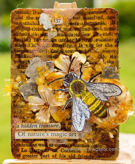 Simon Says: We're All A-Buzz - Simon Monday Challenge Blog Atc Cards Ideas Inspiration, Atc Cards Ideas, Trading Card Ideas, Altered Cards, Diy Playing Cards, Bee Tags, Themed Journal, Artist Trading Card, Art Trading Cards