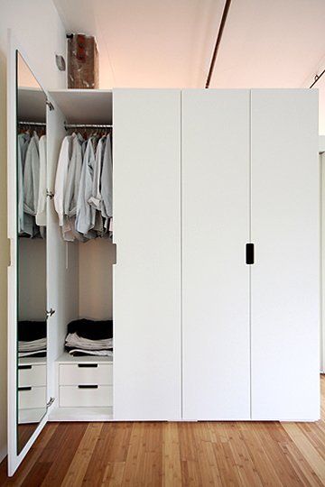 Mirror In Wardrobe, Messy Apartment, Minimal Loft, Bedroom Built In Wardrobe, Mirrored Armoire, Small Space Storage, Mirrored Wardrobe, Loft House, Feeling Better