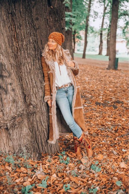 Casual Boho Outfits Winter, Bohemian Style Clothing Winter, Hippie Winter Outfits, Bohemian Winter Outfits, Boho Winter Coat, Bohemian Style Winter, Boho Fall Outfits, Look Hippie Chic, Boho Fashion Winter