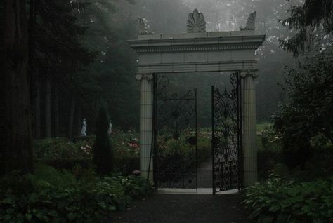 Make the trip to this area of Upstate New York and you can first test your bravery by exploring Yaddo Gardens. Haunted Towns, Haunted History, Ghost Tour, Paranormal Activity, Gothic Aesthetic, Saratoga Springs, Gothic Architecture, Abandoned Places, Dark Academia