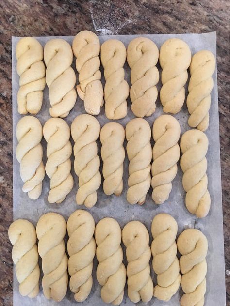 Family Recipe: Italian Braided Lemon Cookies | Italian Sons and Daughters of America Italian Easter Cookies, Italian Lemon Cookies, Easter Dessert Table, Cookies Italian, Italian Biscuits, Italian Almond Cookies, Food Italy, Italian Christmas Cookies, Italian Easter