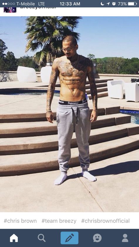 Chris Brown Shirtless, Chris Brown Dance, Chris Brown Funny, Gucci Wallpaper Iphone, Royalty Brown, Chris Brown Official, Chris Brown And Royalty, Gucci Wallpaper, Ayo And Teo