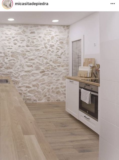 Stone Wall Interior Kitchen, Cotswold Stone Wall, White Wash Stone Wall, Kitchen Stone Wall, Stone Wall Ideas, White Stone Wall, Interior Stone Wall, Custom Wall Design, Stone Feature Wall