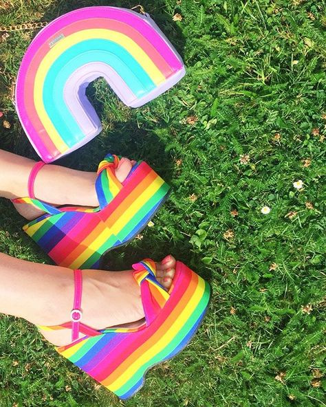 Rainbow Shoes, Kawaii Shoes, Rainbow Outfit, Rainbow Fashion, Pride Outfit, Moda Vintage, J Fashion, Lgbt Pride, Kawaii Clothes