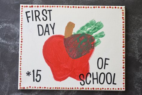 Infant Crafts, Preschool First Day, Back To School Theme, Footprint Craft, Welcome To School, Infant Room, Back To School Art, First Day Of School Activities, Back To School Crafts