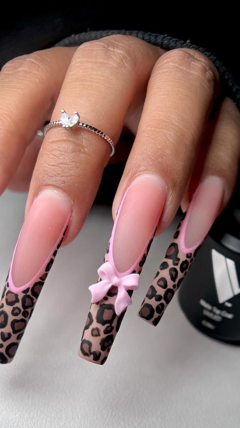 Halloween Leopard Nails, Leopard Nails Pink, Leapord Nails Acrylic, Pink Cheetah Print Nails, Animal Print Uñas, Pink Fall Nails, Uñas Animal Print, Pink Cheetah Nails, Pink Leopard Nails