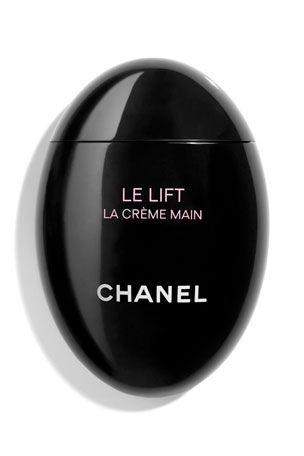 C53P3 CHANEL LE LIFT LA CRÈME MAINSmoothes – Evens – Replenishes Bag Makeover, Branded Makeup, Chanel Beauty, Makeup Product, Makeup Goals, Hand Care, Body Moisturizer, Even Skin Tone, Skin Firming