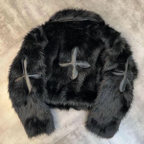 Winter Women Jacket, Cropped Fur Jacket, Short Fur Coat, White Faux Fur Jacket, Stylish Winter Coats, Black Faux Fur Jacket, Black Winter Coat, Gothic Aesthetic, Women Jacket