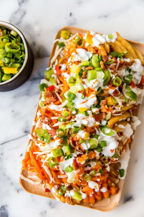 Super Bowl Party Recipes: A virtual potluck with our fave Atlanta foodies Nachos Super Bowl, French Fry Nachos, Super Bowl Nachos, Fry Nachos, Superbowl Nachos, Cottage Recipes, Fries Recipes, Patisserie Design, French Fries Recipe