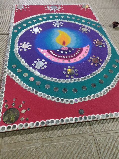 Mirror Rangoli Designs, Mirror Rangoli, Diwali Unique Rangoli, Unique Rangoli, Diya Rangoli, Rangoli Colours, Mirror Decoration, Diwali Decor, Flower Rangoli