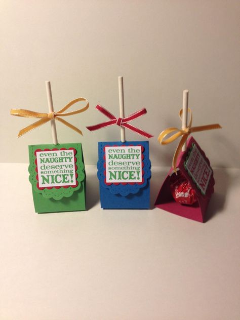 How To Wrap Lollipops Gift, Lollipop Wrapping Ideas, Paper Candy Holders, Tootsie Pops, Lollipop Favors, Lollipop Holder, Tootsie Pop, Paper Candy, Treat Holders