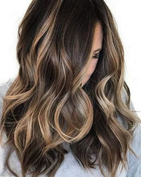 Fascinating brown balayage on medium wavy hair Brown Hair Shades, Hair Color Light Brown, Brown Hair Balayage, Short Hair Balayage, Winter Hair Color, Brown Blonde Hair, Brown Hair With Highlights, Front Lace Wigs Human Hair, Hair Color Balayage