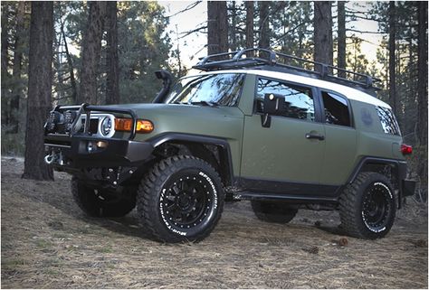 Toyota FJ Cruiser matte forest green Fj Cruiser Off Road, Fj Cruiser Mods, Fj Cruiser Forum, Cruiser Car, Car Things, Toyota Trucks, Toyota Fj Cruiser, Fj Cruiser, Tinted Windows