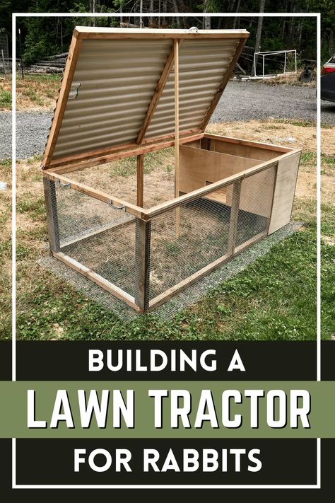 Diy Rabbit Pen Outdoor, Rabbit Grow Out Pen, Outdoor Rabbit Enclosure Diy, Backyard Rabbits, Rabbit Keeping, Rabbit Tractor, Outdoor Rabbit Run, Rabbit Cages Outdoor, Homestead Livestock