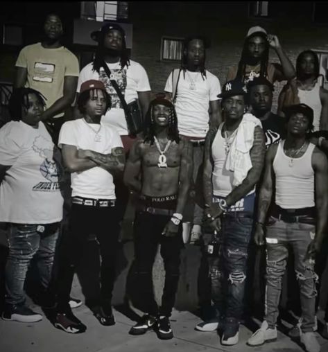 King Von Group Pic, Me And Gang, King Von Black And White, Gang Photo, Gangster Outfit, Drill Man, Movie Suggestions, Girlfriend And Boyfriend Goals, Gang Aesthetic