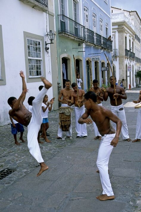 Afro-Brazilians Brazil People, Brazilian Art, Tropical Countries, Africa Art, Hanging Pictures, Black Culture, Judo, Photography Inspo, South America