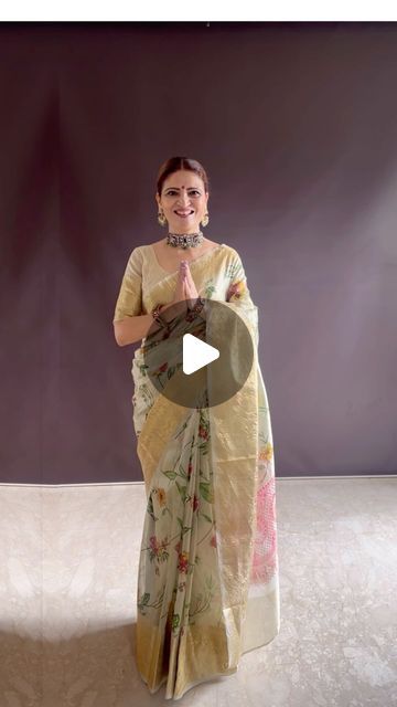 How To Drape Organza Saree, Open Pallu Saree Style, Organza Saree Draping Styles, Blouse For Organza Saree, Organza Saree Draping, Organza Saree Look, Sari Draping, Saree Pallu, Saree Drape