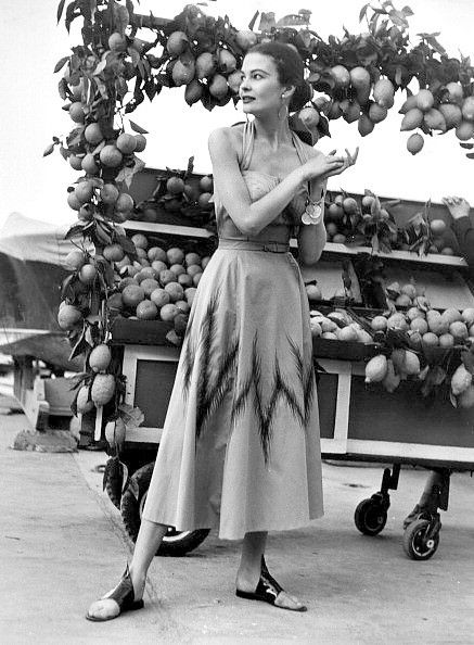 Model in a poplin halter dress, Italy, 1953 | (Photo by Mond… | Flickr Fashion Essay, What Is Fashion, Look Retro, Fashion 1950s, Vintage Fashion Photography, Vintage Italy, Italy Fashion, Moda Vintage, Harper's Bazaar