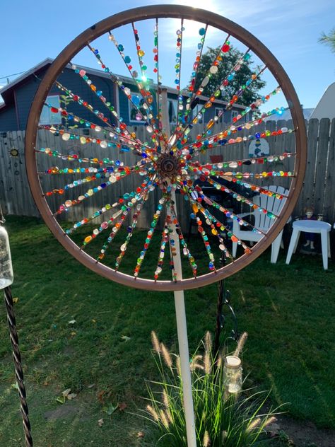 Bicycle Art Recycled, Wheel Art, Recycled Garden, Outdoor Crafts, Garden Art Sculptures Diy, Metal Garden Art, Bicycle Art, Garden Art Projects, Garden Art Crafts