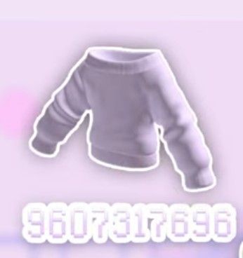 Bloxburg Sweater Outfit Codes, Berry Avenue Sweater Codes, Roblox Realistic, Cute Halloween Outfits, Pj Outfit, Bloxburg Clothes, Game Pics, Code Roblox, Id Roblox