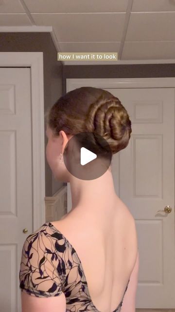 Curly Hair Bun Tutorial, Ballet Bun Tutorial, Dancers Bun, Curly Hair Bun, Ballet Bun, Ballerina Bun, Curly Bun Hairstyles, Easy Bun, Hair Bun Tutorial