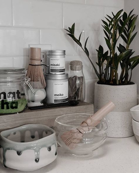 We absolutely love the look of @kiaracol’s special #Matcha corner featuring our Misaki™ and Meiko™ Ceremonial Matcha 🌿, Glass Katakuchi Matcha Bowl, and Full-hand Chasen! 🍵 #QuarantineInStyle #IsolateInComfort . Do you have your own personal Matcha corner at home? Leave us a comment below! . Explore our range of artisanal matcha and treat your taste buds to the most delectable-tasting matcha green tea 🍃, because YOU deserve only the best! . Visit our website 👉 bio link @Matchaeologist ⠀⠀⠀⠀⠀⠀ Matcha Station Ideas, Matcha Corner Home, Matcha Set Aesthetic, Matcha Bar At Home, Matcha Set Up, Matcha Station At Home, Matcha Corner, Tea Corner Ideas, Matcha Station