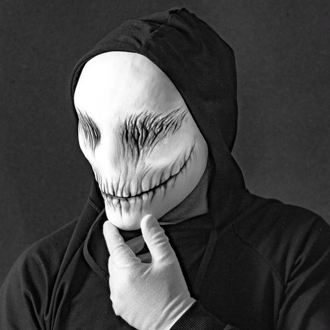 Slender mask. You can buy this mask in my Etsyshop. #slenderman #slender #smile #cosplay #cosplayukraine #anotherfacecraft #mask Ghost Mask, Ghost Face Mask, Mascaras Halloween, Horror Masks, Mask Masquerade, Scary Costumes, Slenderman, Halloween Costume Accessories, Halloween Costumes For Couples