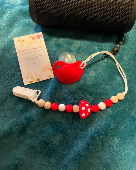 NEW PACIS AND CLIP!!!! I AM THE HAPPIEST LITTLE GIRL😭😭😭😭😭 Age Dreaming, Lil Space, Pet Regression, Space Things, Space Room, Baby Time, Oc Ideas, Pacifier Clip, Small Space