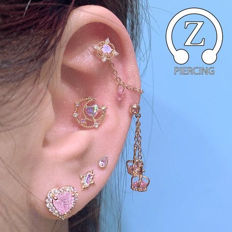 Ear Piercings Chart, Cool Ear Piercings, Pretty Ear Piercings, Edgy Jewelry, Cute Ear Piercings, Kawaii Earrings, Cute Piercings, Dope Jewelry, Dream Jewelry