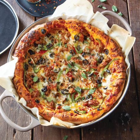 Dutch Oven Supreme Pizza - Southern Cast Iron Supreme Pizza Recipe, Dutch Oven Pizza, Supreme Pizza, Oven Pizza, Pizza Margherita, Dutch Oven Cooking, Pizza Ingredients, Dutch Oven Recipes, Homemade Dough