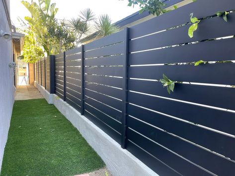 Aluminum Privacy Fence, Private Fence Ideas, Side Yard Gate, Aluminum Driveway Gates, Yard Gate, Aluminum Fencing, Deck Privacy, Cable Railing Systems, Modern Fence Design