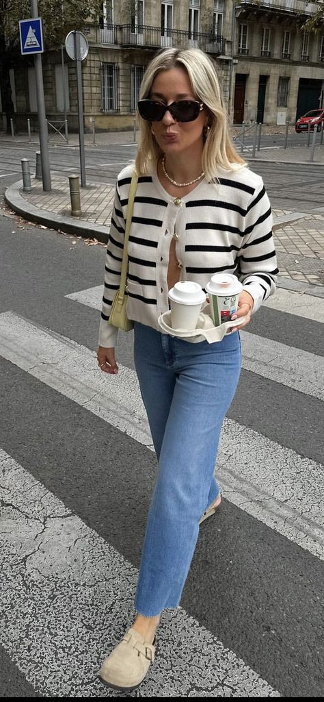 Striped Cardigan Outfit Aesthetic, Blue And White Striped Cardigan Outfit, Stripped Sweater Outfits Aesthetic, Stripped Cardigan Outfits, Stripped Tops Outfits, Blue Striped Button Down Shirt Outfit, Striped Cardigan Outfit, Navy Cardigan Outfit, Stripe Cardigan Outfit