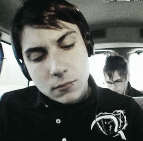 Frank Iero Pfp, Emo Playlist, Frank Iero, Songs