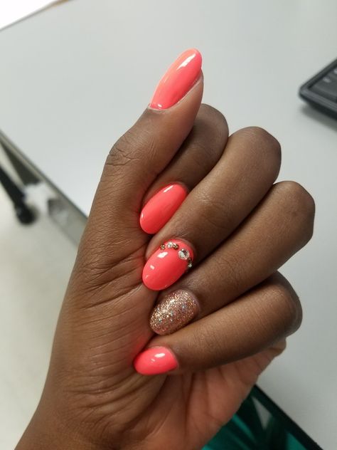 Coral And Gold Nails Design, Coral Nails With Design Summer Sparkle, Coral French Tip Nails, Bright Holiday Nails, Coral Nails With Glitter, Hot Coral Nails, Coral And Gold Nails, Coral Red Nails, Summer Coral Nails