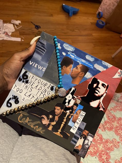 Nba Youngboy Graduation Cap, Kendrick Graduation Cap, Drake Grad Cap Ideas, Grad Cap Ideas Drake, Bryson Tiller Graduation Cap, Drake Cap Graduation, Graduation Cap Designs Drake, Drake Grad Cap, Brent Faiyaz Graduation Cap