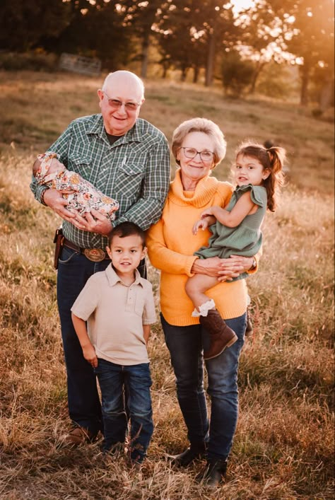 Grandparents Day Photoshoot, Grandparents Photoshoot Grandkids Studio, Grandparents And Grandkids Pictures Family Photos, Grandparent Mini Session, Grandparents With Grandkids Photo Ideas, Grandparent And Grandchildren Poses, Grandparent Photoshoot Grandkids Fall, Grandparents Pictures Grandkids, Grandparents Grandkids Photoshoot