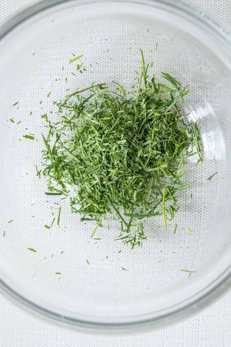 Extend the flavor of fresh chives by learning how to dry chives at home. Drying Chives, Growing Chives, Chive Blossom, Homemade Ranch Seasoning, Cheese Quiche, Small Mason Jars, Glass Spice Jars, Homemade Ranch, Spice Cabinet