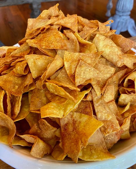 Corn Chips Recipe, Barbeque Restaurant, Chip Seasoning, Fried Tortilla Chips, Deep Fried Recipes, Seasoned Corn, Fresh Salsa Recipe, Baked Tortilla Chips, Homemade Tortilla