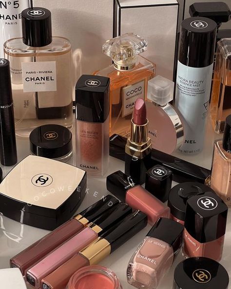 Coco Chanel Aesthetic, Chanel Foundation, European Princess, Chanel Aesthetic, Coco Chanel Mademoiselle, Expensive Makeup, No Lie, Brand Aesthetic, Products To Buy