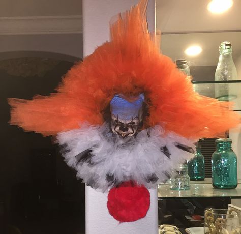 Pennywise (IT 2017) Halloween Door Wreath Haunted Garage, Halloween Door Wreath, Halloween Door Wreaths, It 2017, Sale Ideas, Diy Wreaths, Halloween Door, Glass Blocks, Wreath Ideas