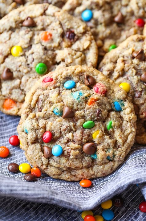 Boyfriend Cookies... oh wow, these are huge chewy, chocolatey cookies! Loaded with oats, milk chocolate, M Boyfriend Cookies, Oats Milk, Cowboy Cookies, I Heart Naptime, Random Aesthetics, Drop Cookies, Sweet Chocolate, Cookie Desserts, Cookies Recipe